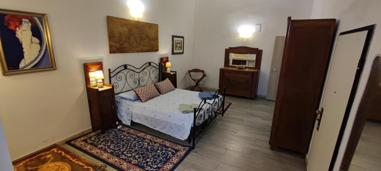 Very Apartment, By Shops, Bars, Restaurants Apartament *